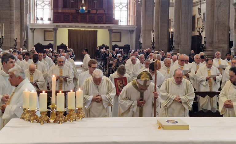 Cremella: il presepepasquale allestito da Michael in chiesa attende i  curiosi e i fedeli - Casateonline